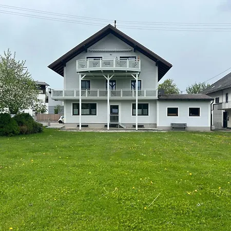 Apartment Attergautraum 2 *